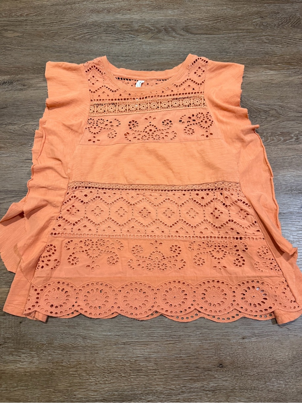 Anthropologie Coral Eyelet Flutter Sleeve Top Size Large - Picture 2 of 9